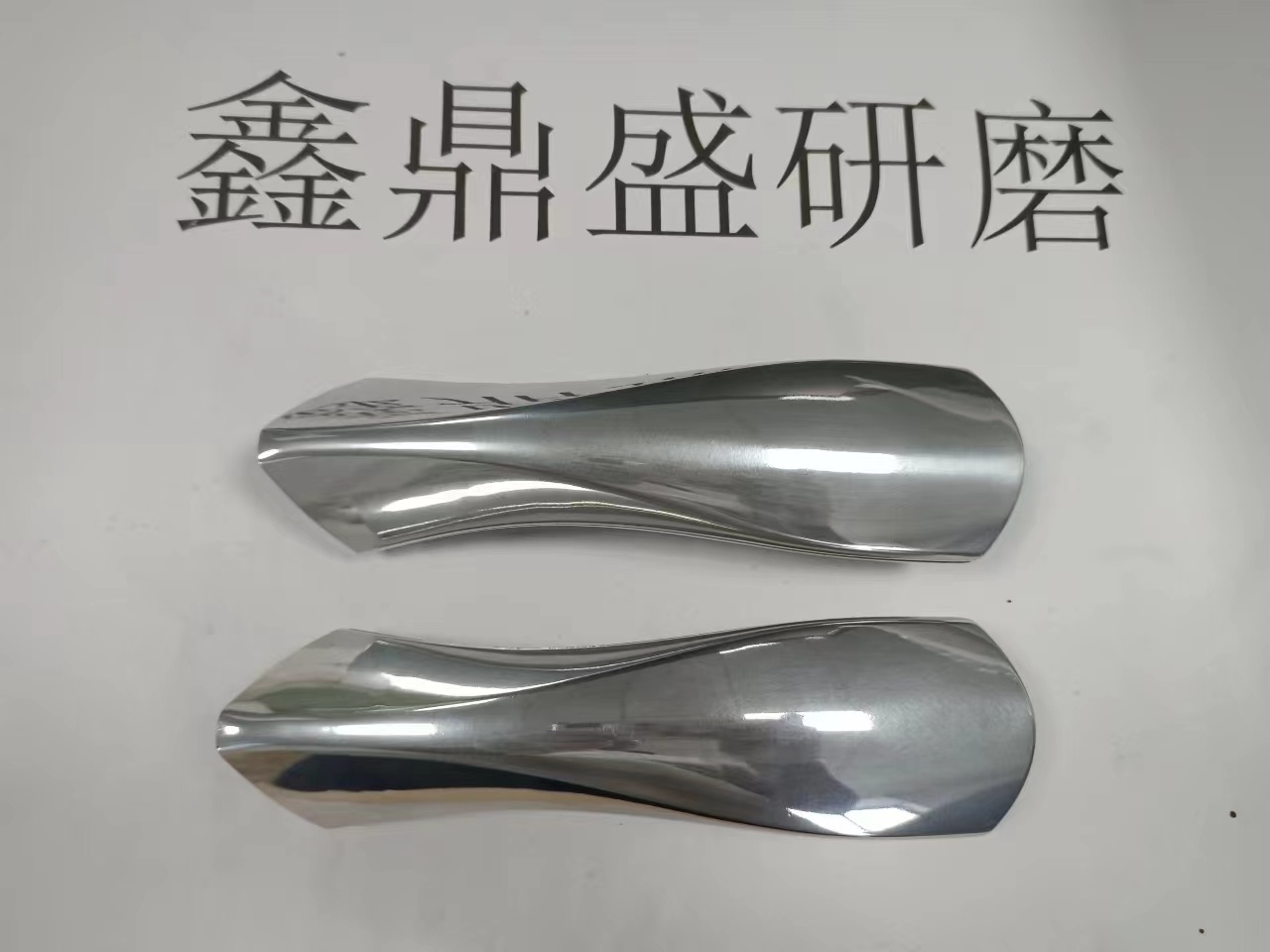 锌合金美容按摩仪.jpg